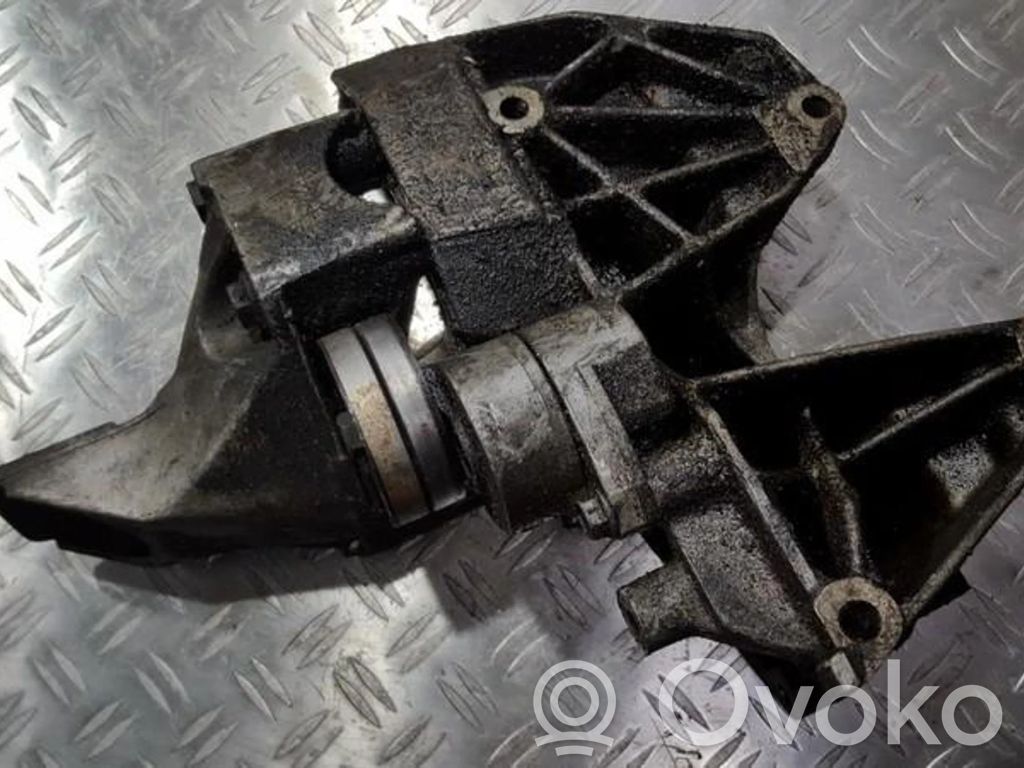Opel Vectra B Engine mounting bracket 