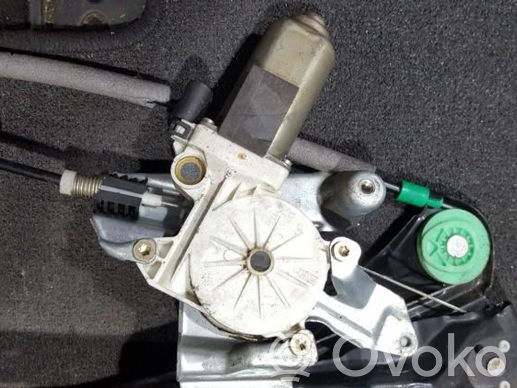 Motor del regulador de la ventanilla de la puerta delantera