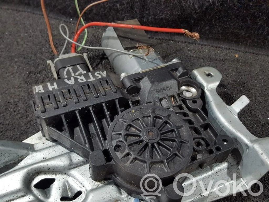Motor del regulador de la ventanilla de la puerta delantera