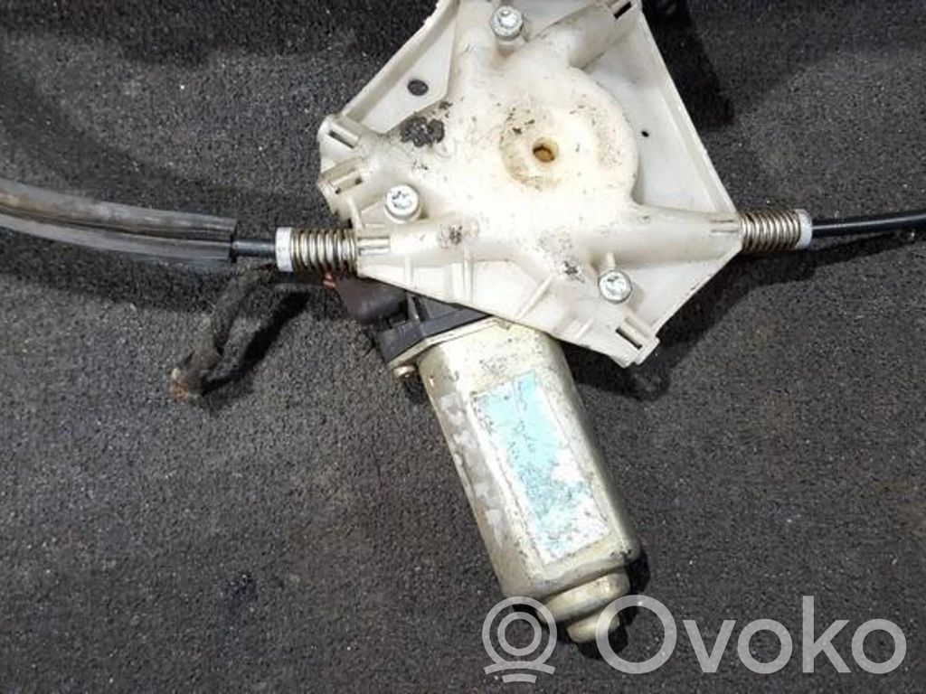 Motor del regulador de la ventanilla de la puerta delantera