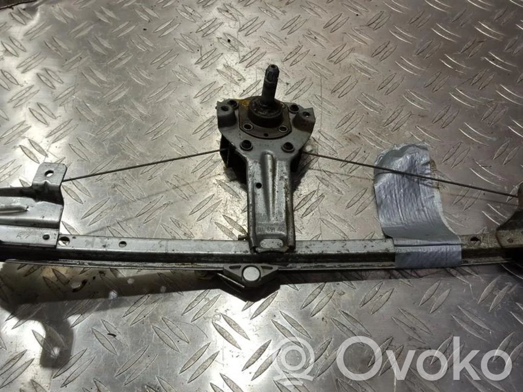 Opel Omega B1 Regulador con motor de la ventanilla de la puerta corredera 