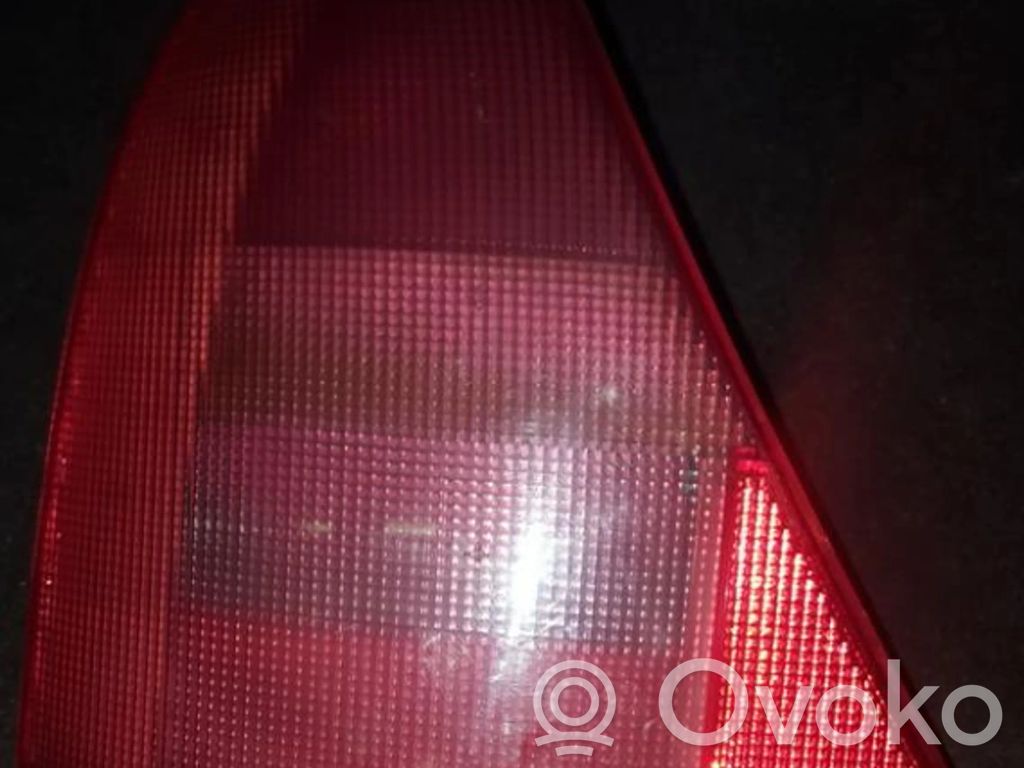 Renault Clio II Feux arrière / postérieurs 