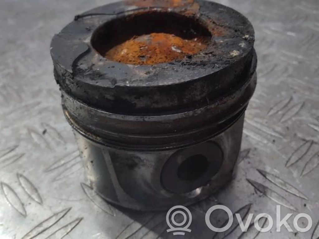 Piston