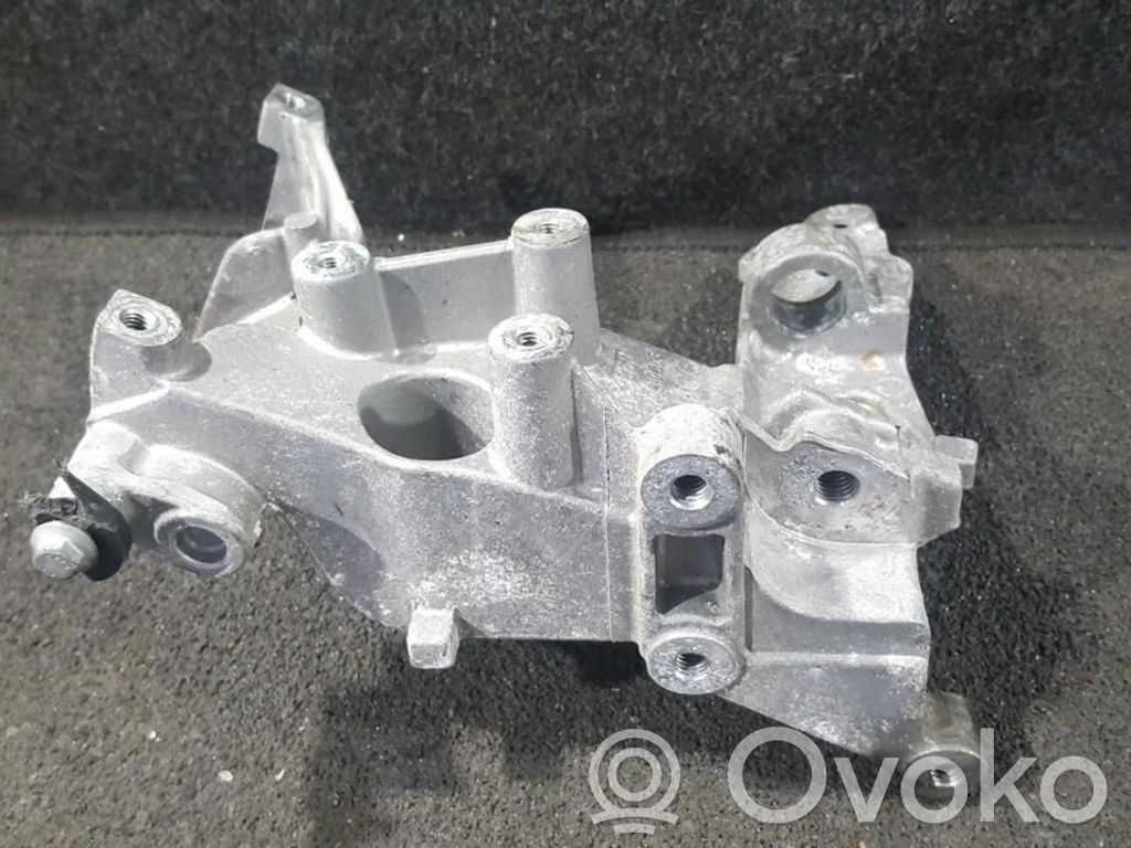 Peugeot 308 Łapa / Mocowanie silnika