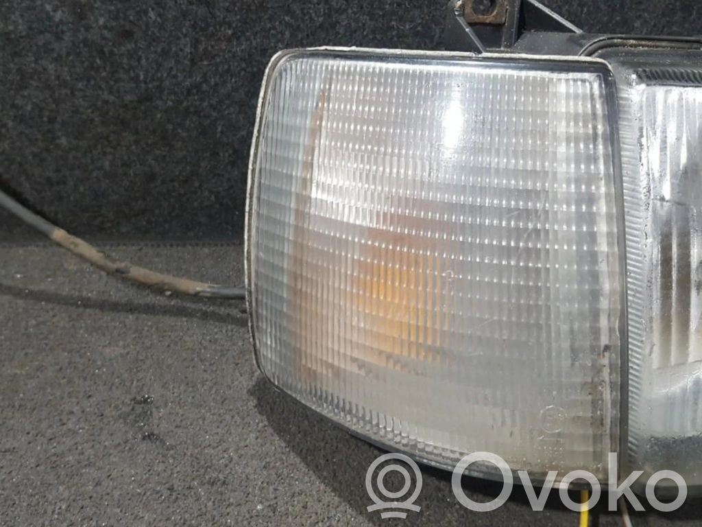 Volkswagen PASSAT B3 Etusuuntavilkku 