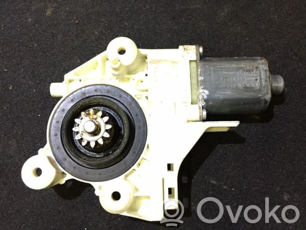 Motor del regulador de la ventanilla de la puerta delantera   0130822217,4M5T14A389,0130822217,4M5T14A389