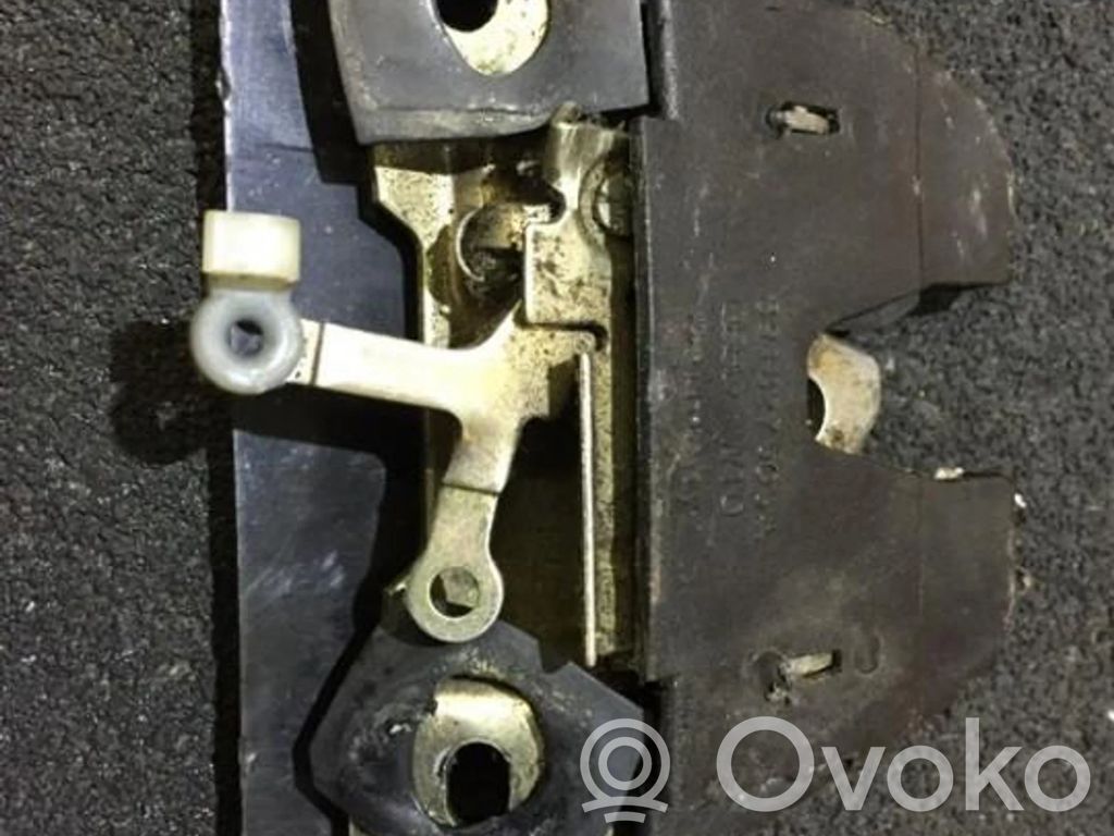 Audi 80 90 B3 Încuietoare portbagaj 