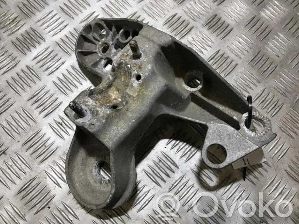 Volkswagen PASSAT B5 Supporto di montaggio del motore (usato) 