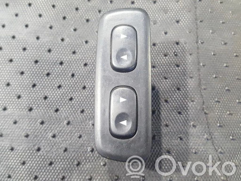Hyundai Accent Interruptor del elevalunas eléctrico 
