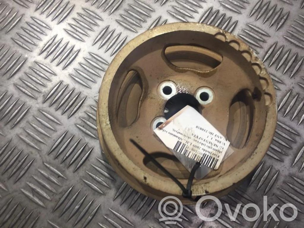 Kampiakselin vauhtipyörä