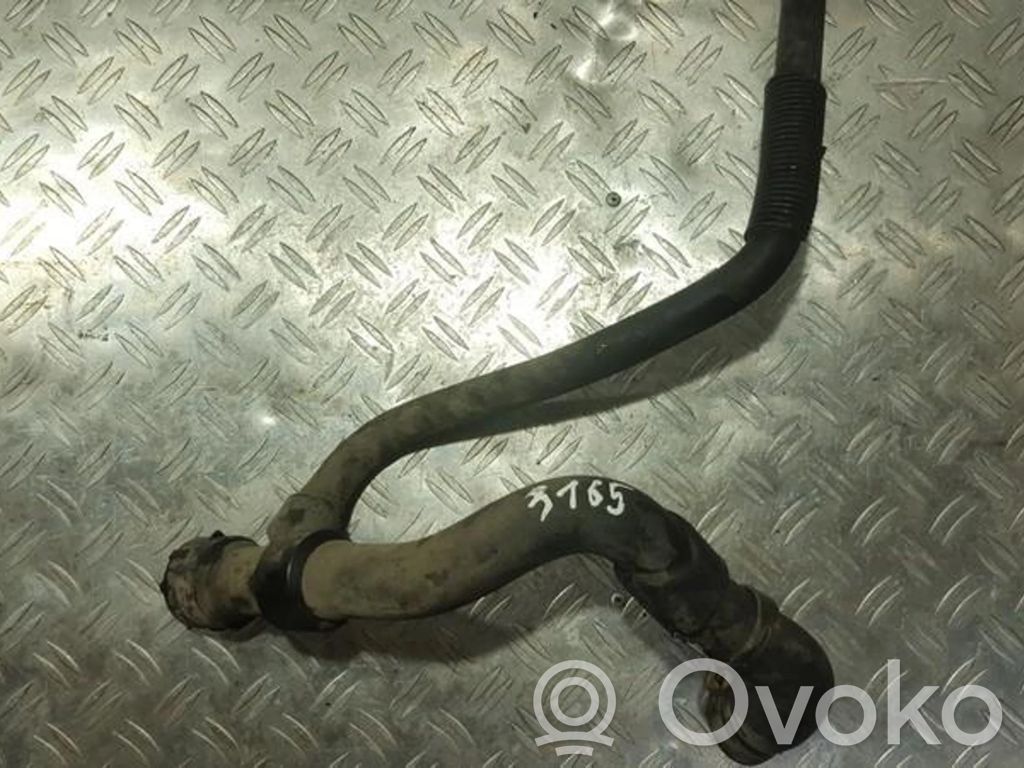 Volkswagen PASSAT B5 Tubo flessibile del liquido di raffreddamento del motore