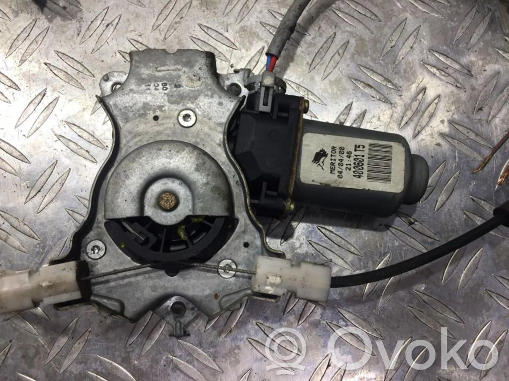 Nissan Almera N16 Silnik regulatora szyby drzwi przednich 
