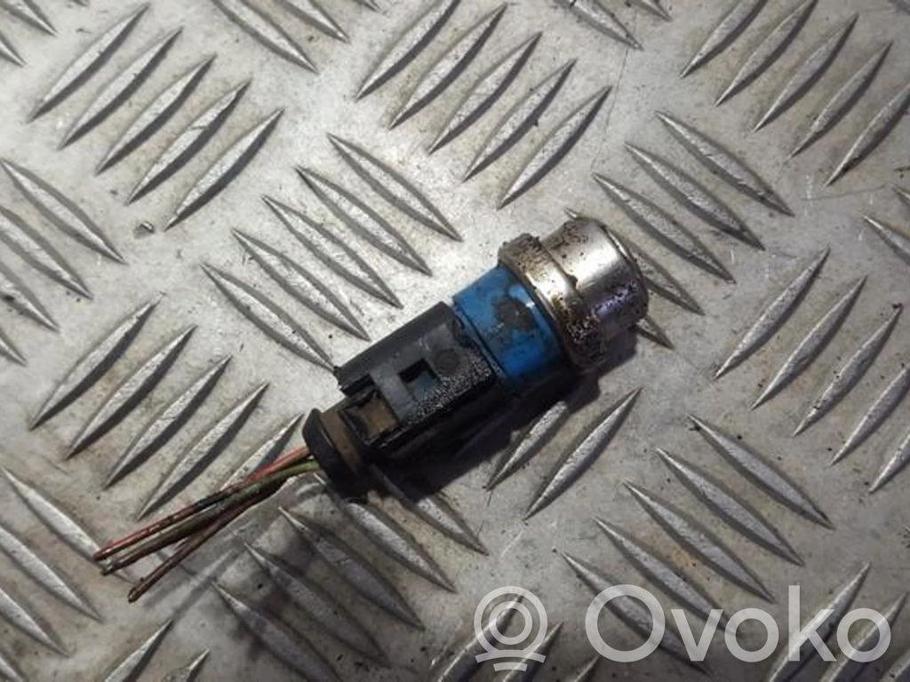 Volkswagen PASSAT B5.5 Senzor temperatură lichid răcire 