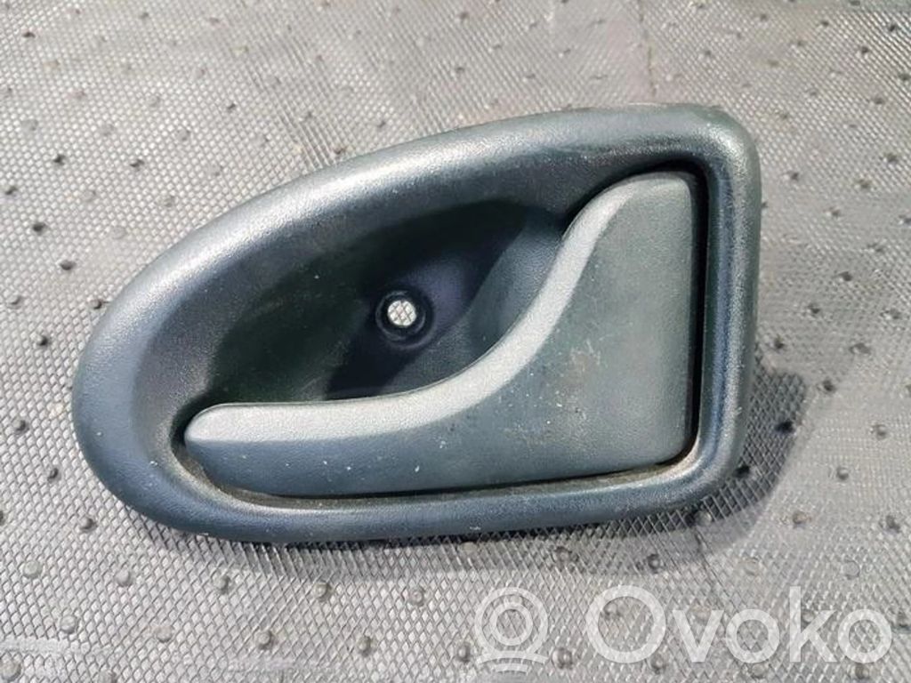 Manecilla interna puerta delantera   7700830079,7700830079