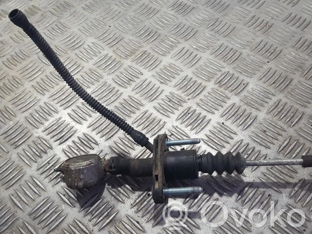 Cilindro maestro de embrague   90523769,90523769