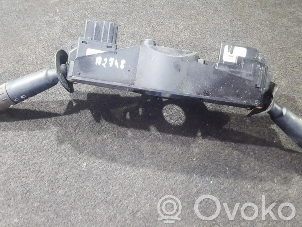 Peugeot 605 Leva/interruttore dell’indicatore di direzione e tergicristallo