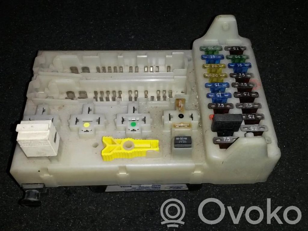 Ford Mondeo MK I Skrzynka bezpieczników / Komplet 