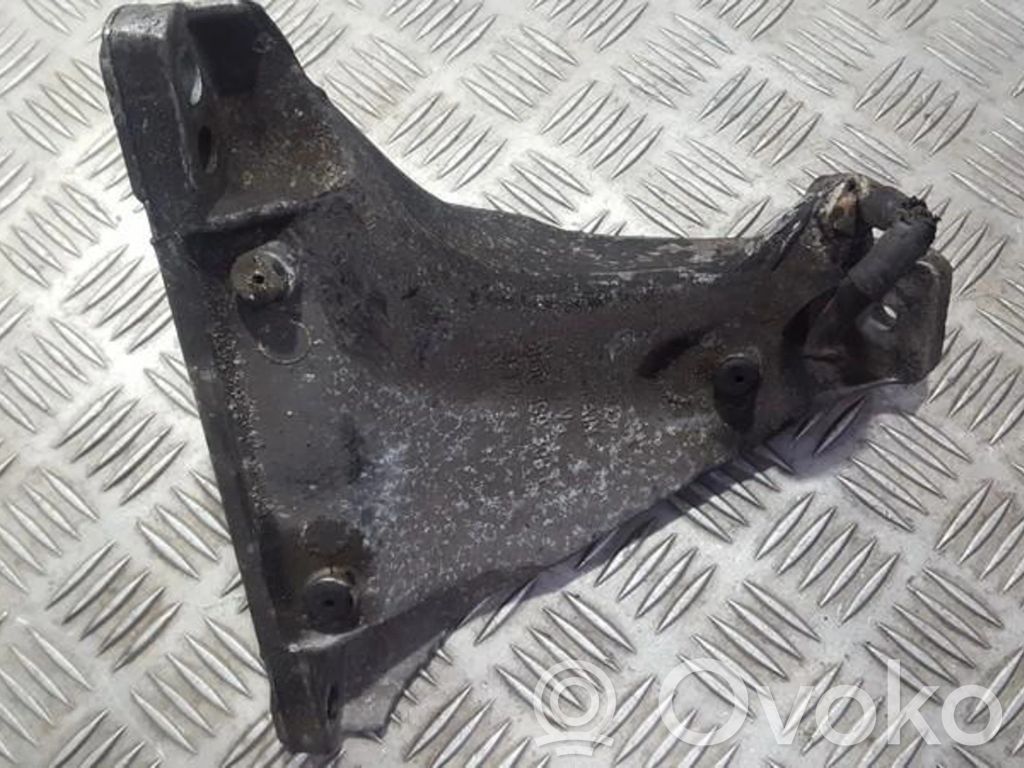 Audi A4 S4 B5 8D Supporto di montaggio del motore (usato) 