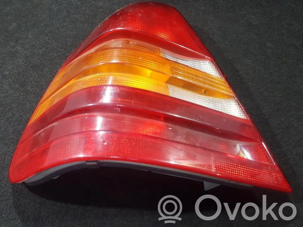 Lampa tylna   2028200164L,UL03301520501,2028200164L,3301520501