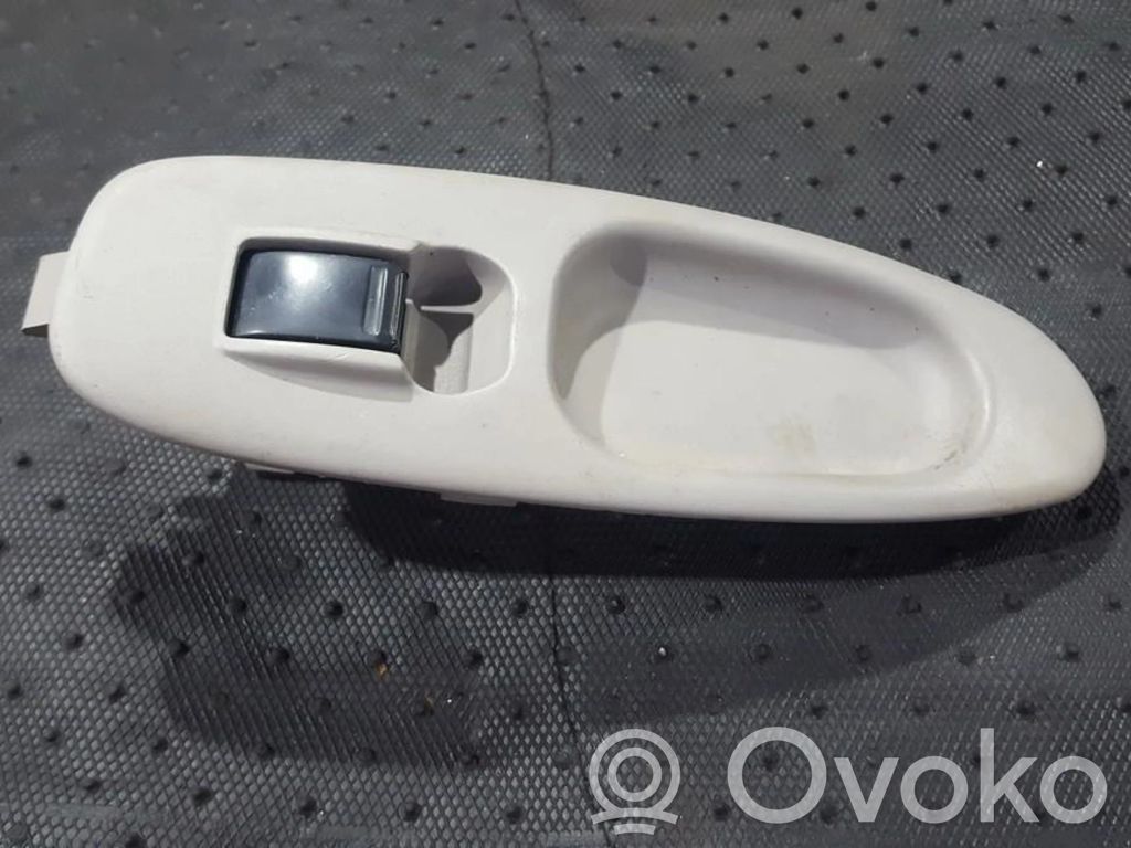 Nissan Almera Tino Ramka przycisków otwierania szyby drzwi przednich 