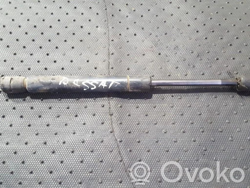 Volkswagen PASSAT B5 Takaluukun tuen kaasujousi 