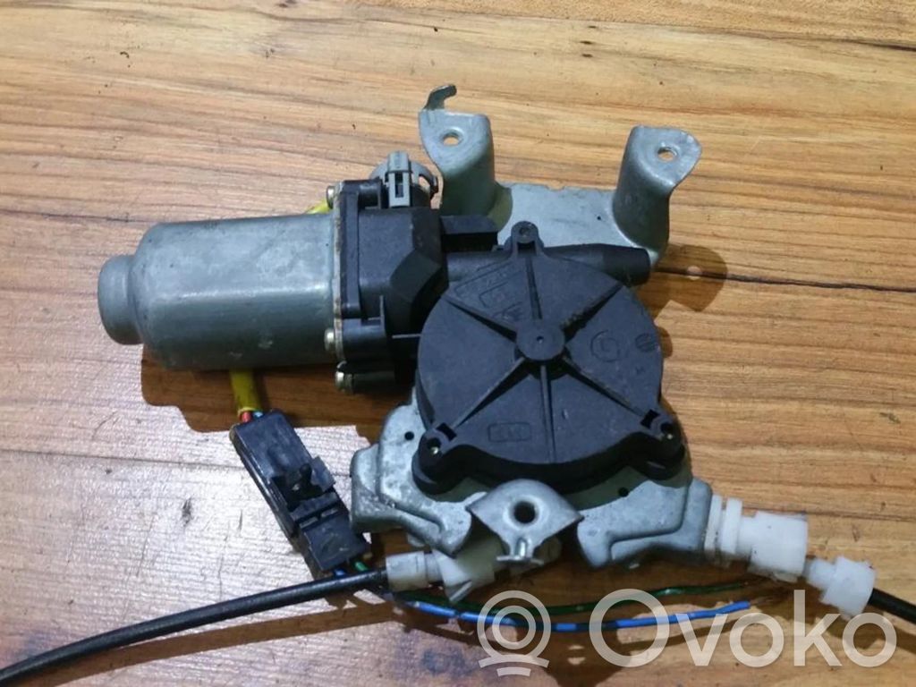 Nissan Almera Tino Motor macara geam ușă spate 