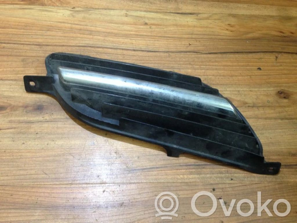 Nissan Almera Tino Unteres Gitter dreiteilig vorne