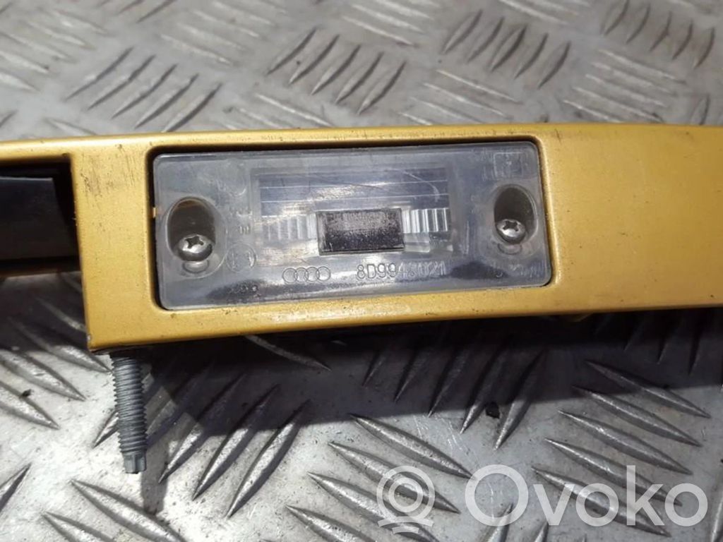 Audi A3 S3 8L Lampa oświetlenia tylnej tablicy rejestracyjnej 