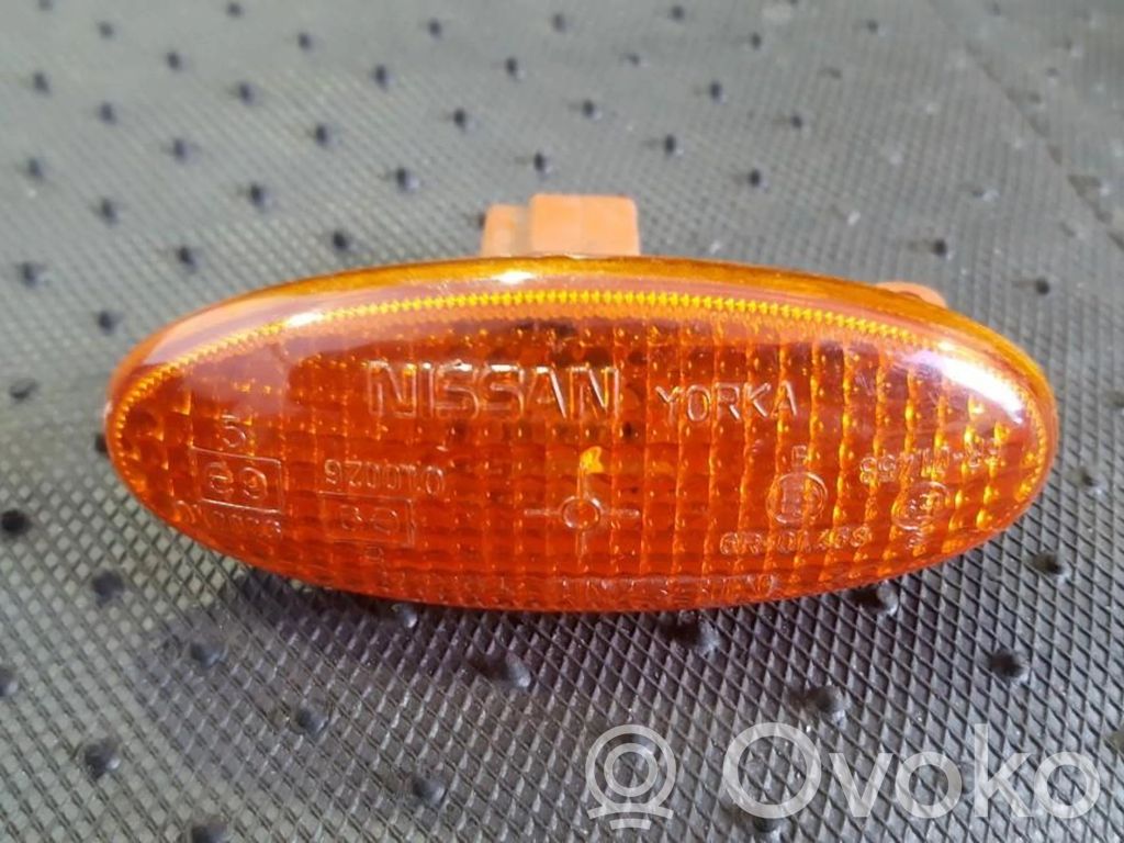 Nissan Almera Tino Seitenblinker 