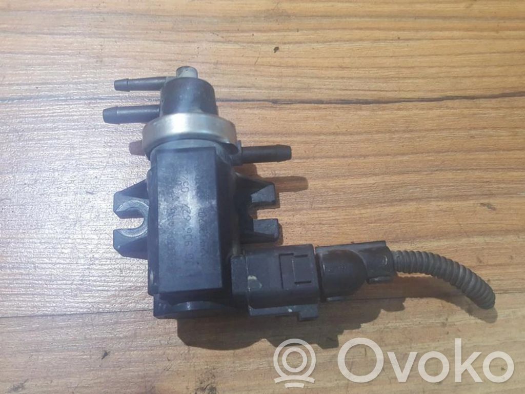 Audi 80 90 S2 B4 Zawór podciśnienia / Elektrozawór turbiny 