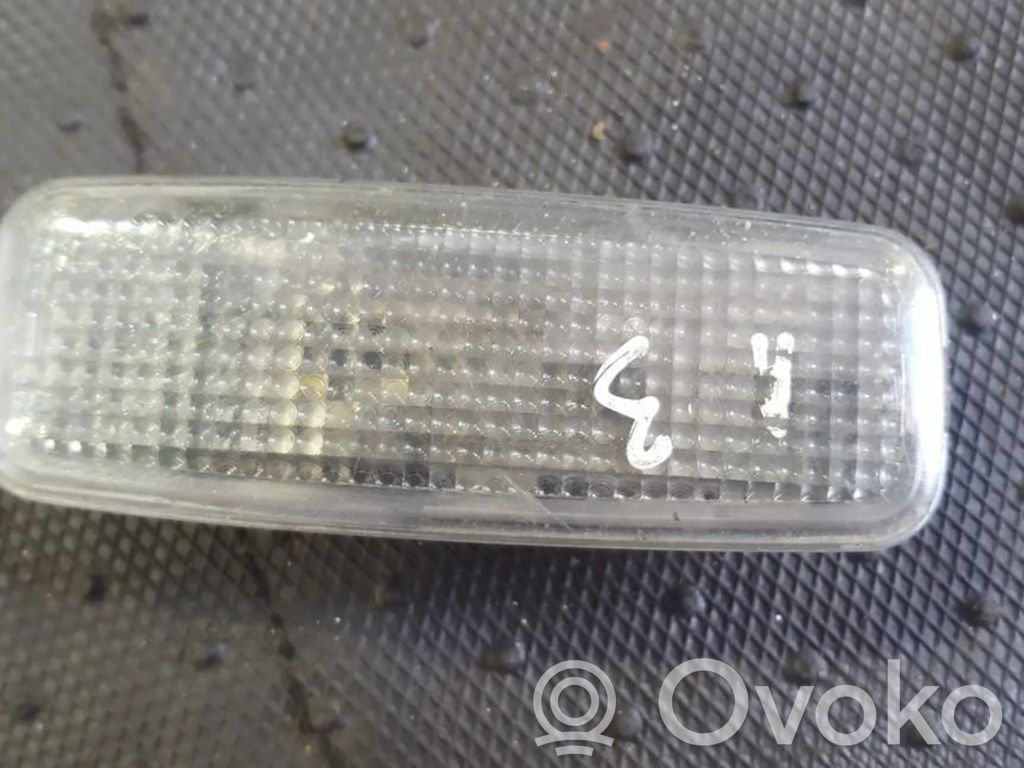 Etuistuimen valo   4D0947105A,4D0947105A