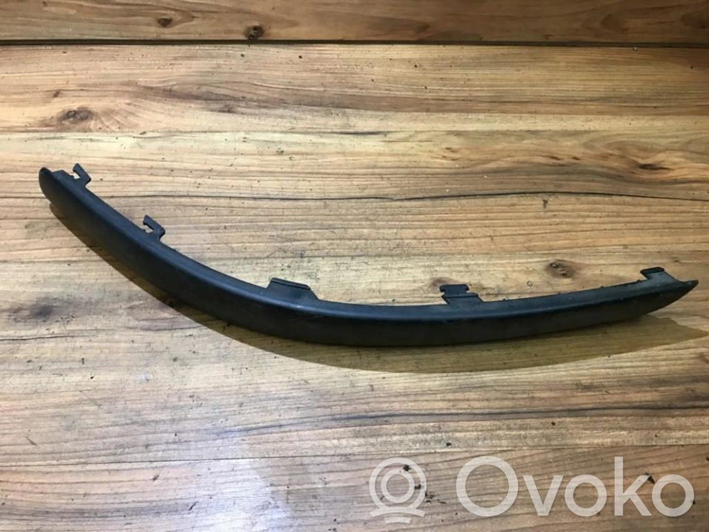 Volkswagen PASSAT B5.5 Modanatura separatore del paraurti anteriore