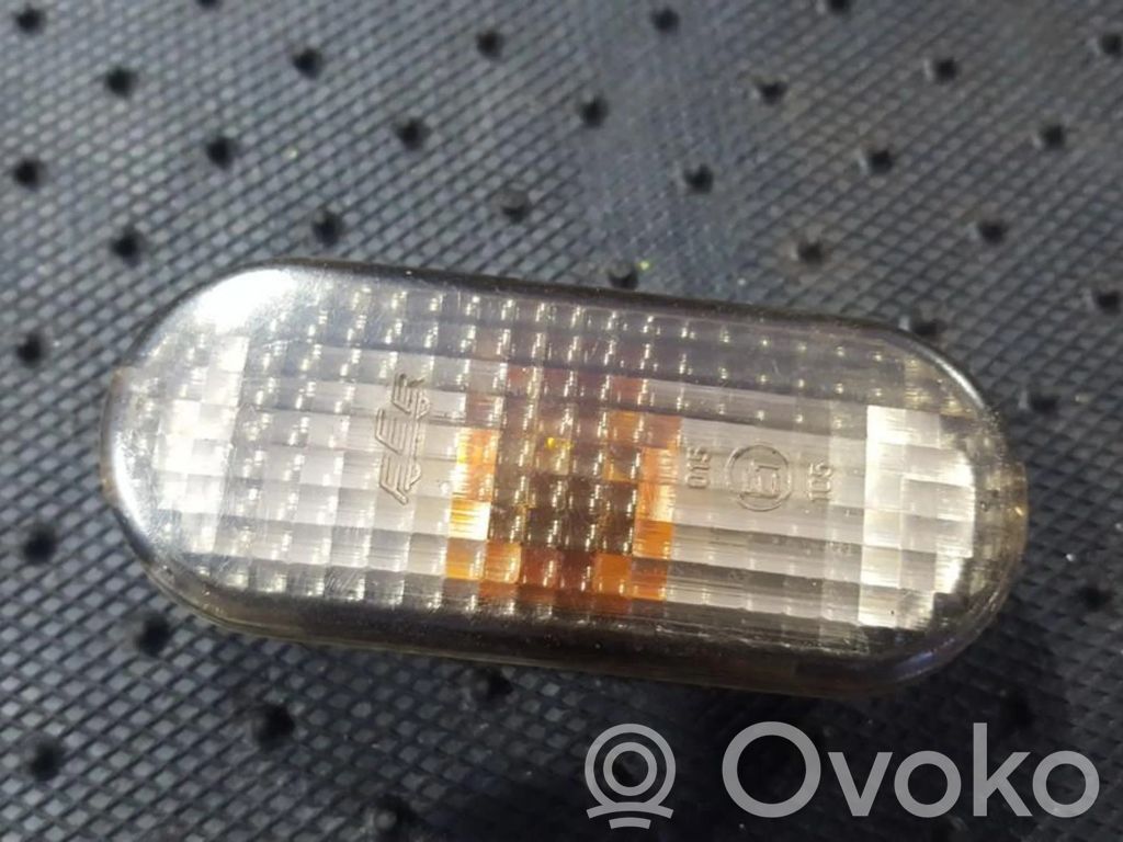 Volkswagen Polo III 6N 6N2 6NF Indicatore di direzione del parafango anteriore 