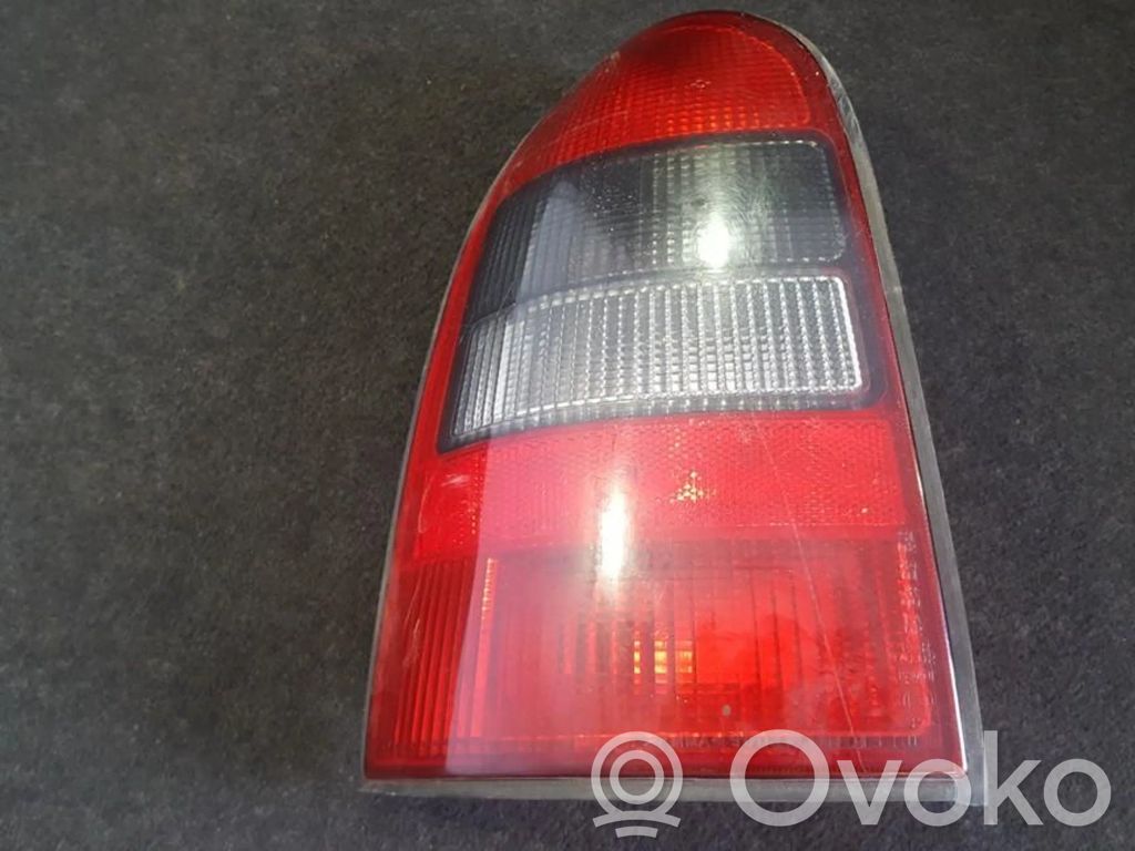 Opel Vectra B Lampă spate în caroserie 