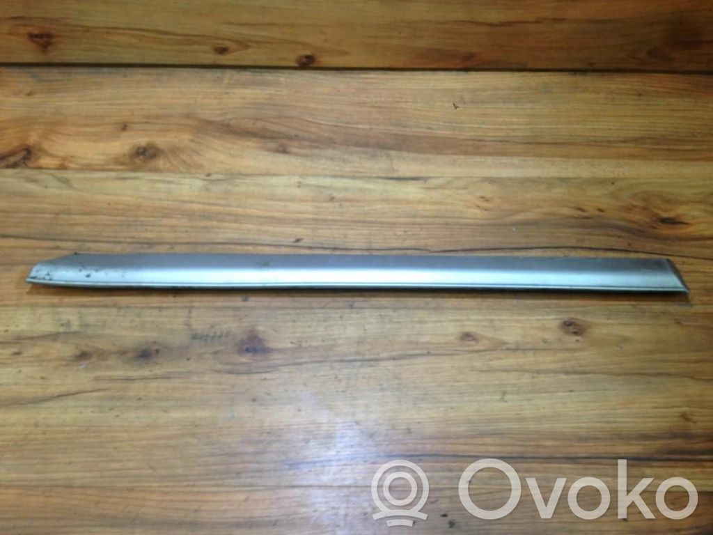 Volkswagen Golf III Rivestimento portiera posteriore (modanatura) 