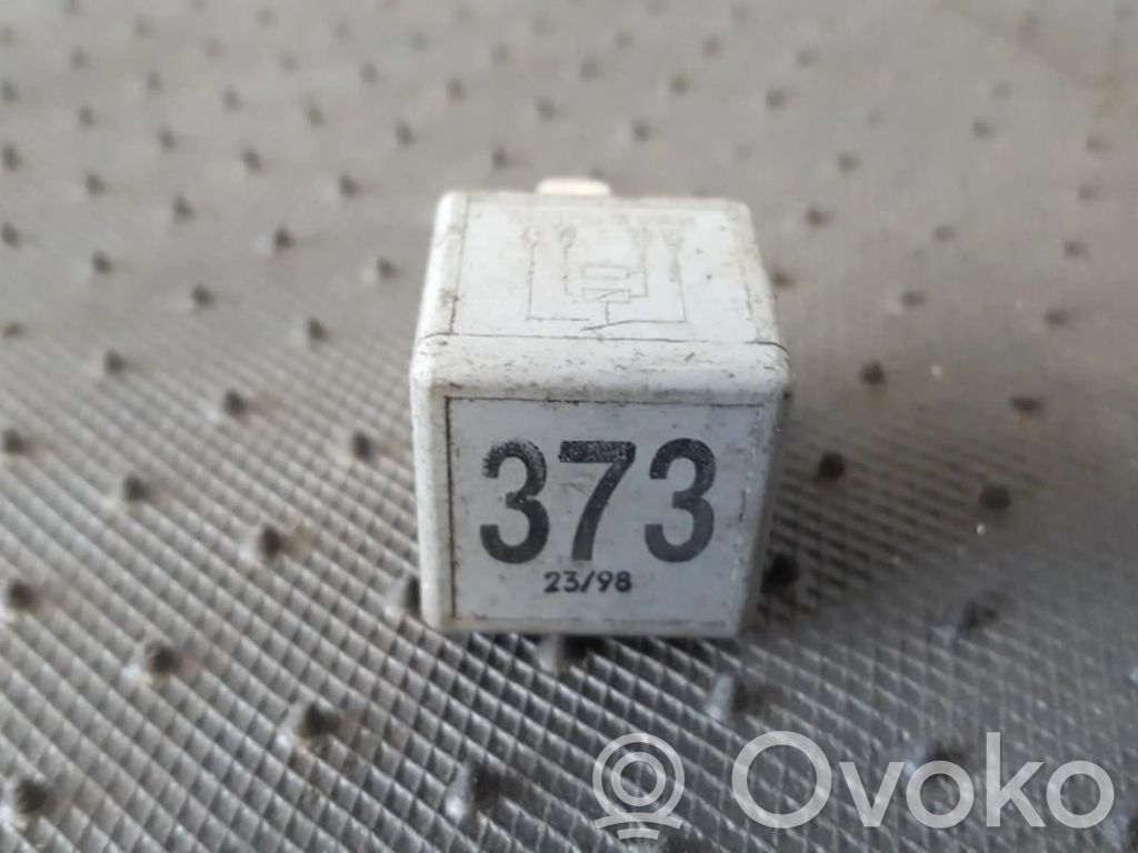 Otros relés   8D0951253A,V23134B52X301,8D0951253A,V23134B52X301