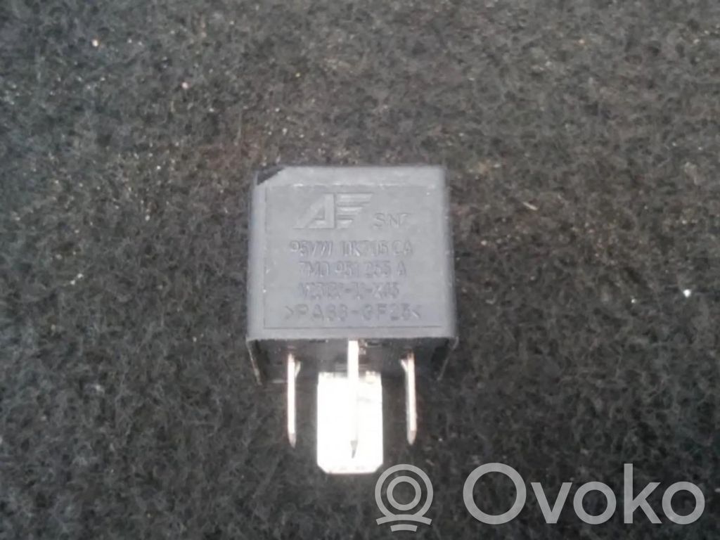 Altri relè   7M0951253A,7M0951253A,V23136J6X45