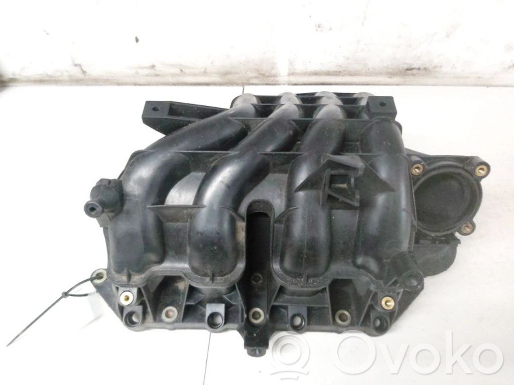 Volkswagen Golf IV Colector de admisión 