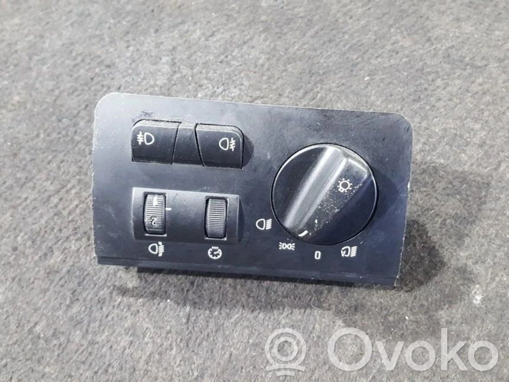 Light switch   6909776,037045060,019414,037045060,6909776