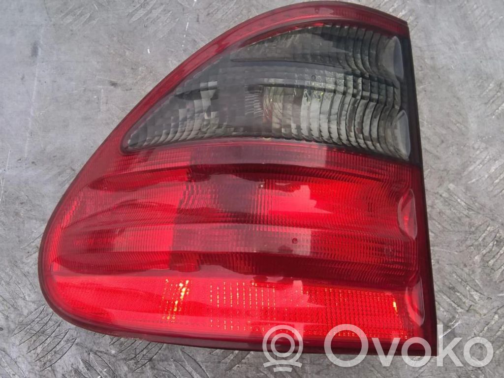 Mercedes-Benz E W210 Lampa tylna 