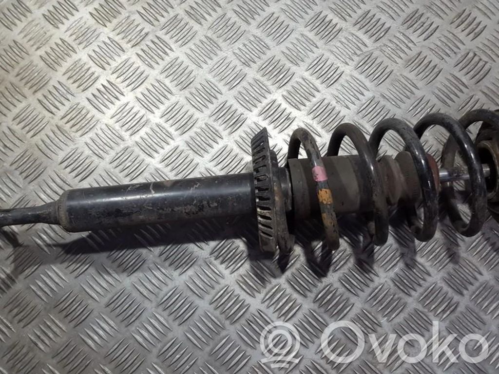 Audi A4 S4 B5 8D Etuiskunvaimennin 