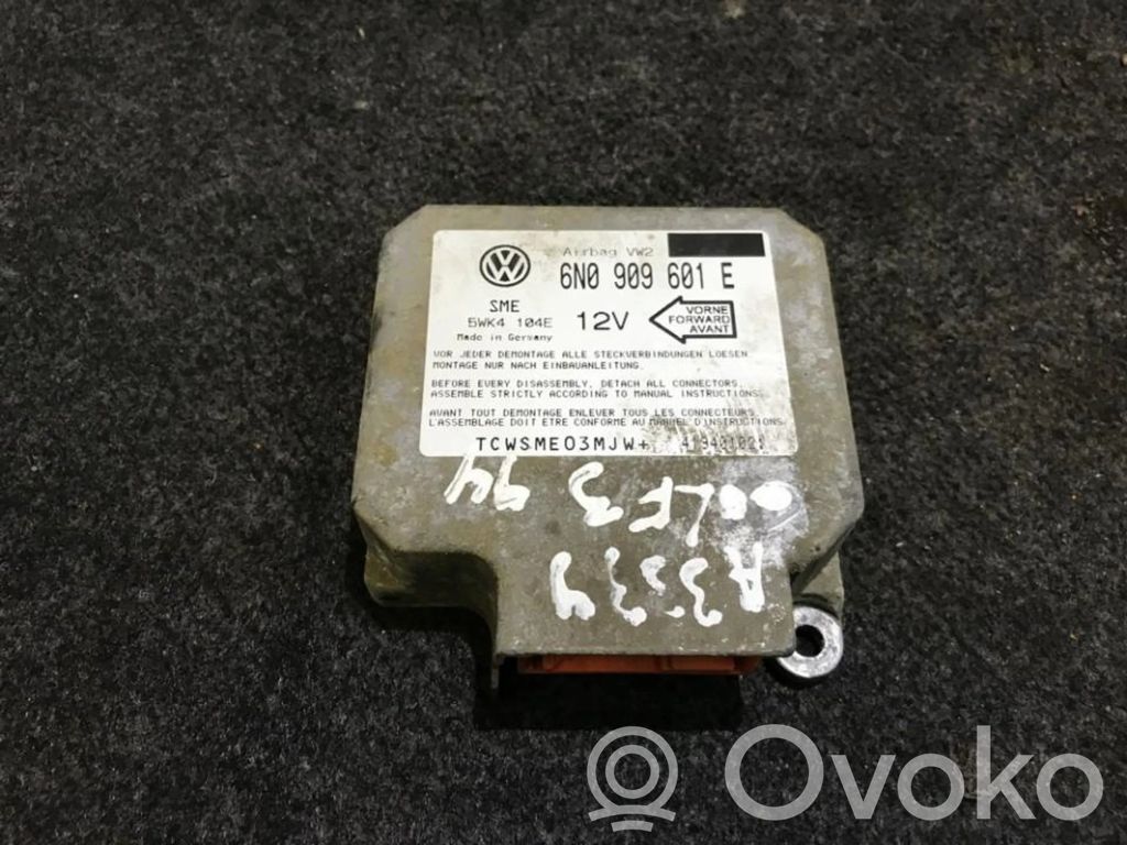 Volkswagen Golf III Unitate/modul de comandă airbaguri 