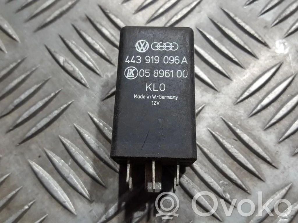 Audi 100 S4 C4 Muu rele 