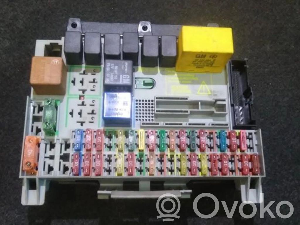 Opel Vectra B Set scatola dei fusibili 