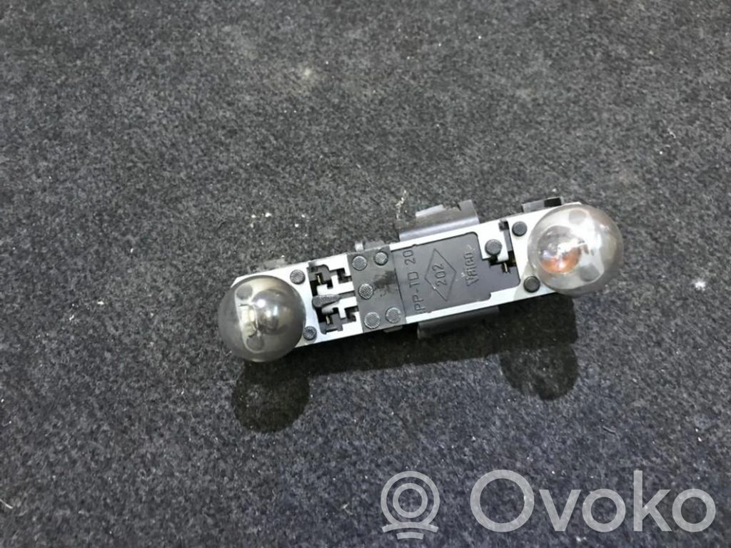 Renault Laguna I Porte ampoule de feu arrière