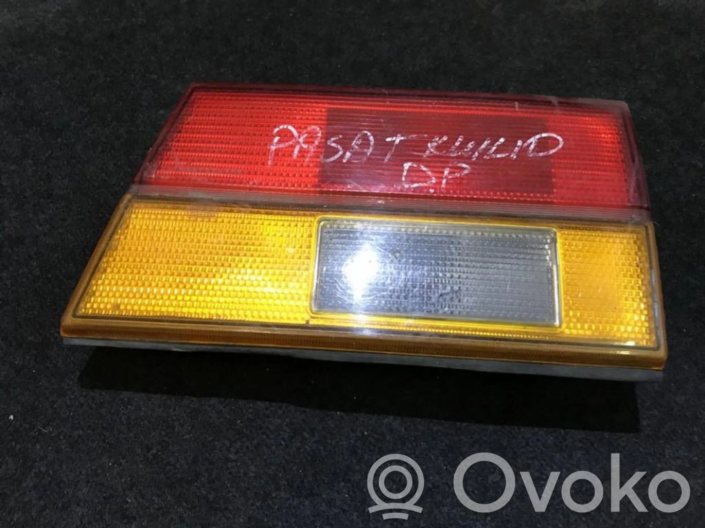 Volkswagen PASSAT B2 Lampy tylnej klapy bagażnika 