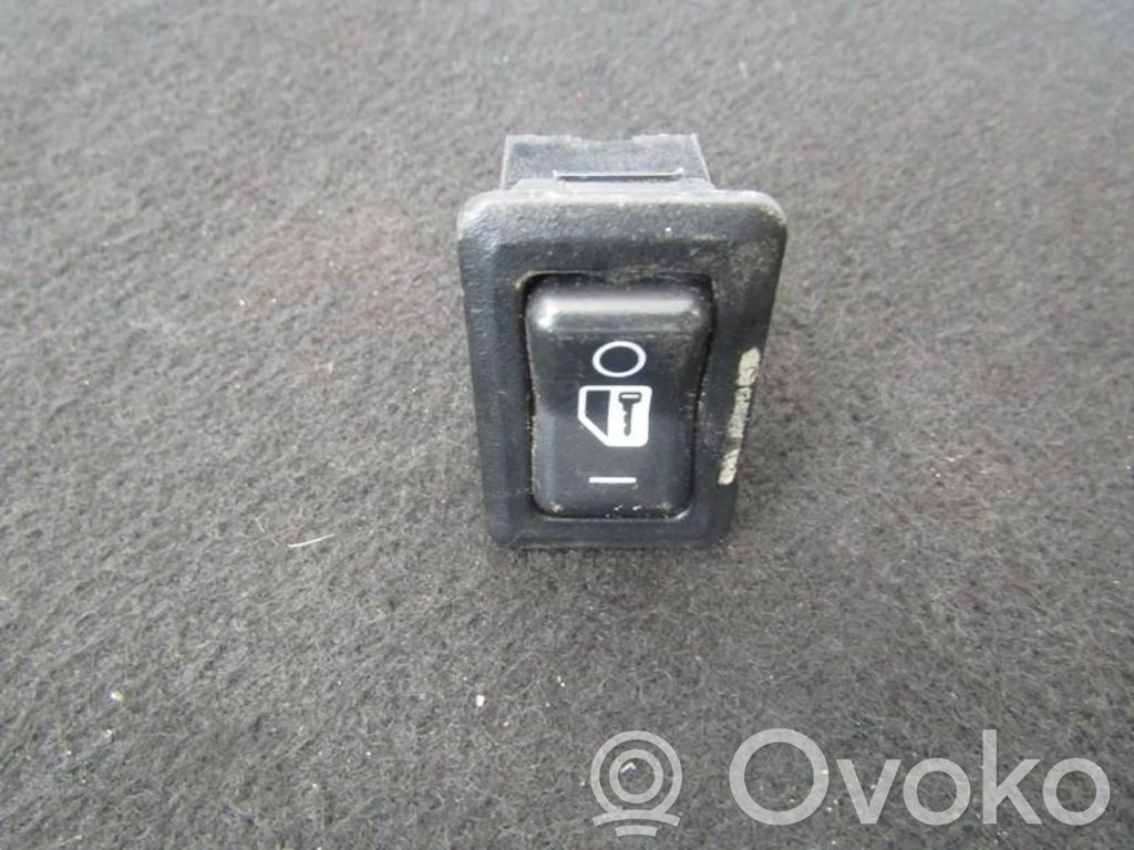 Mitsubishi Carisma Botón interruptor de bloqueo de puertas 