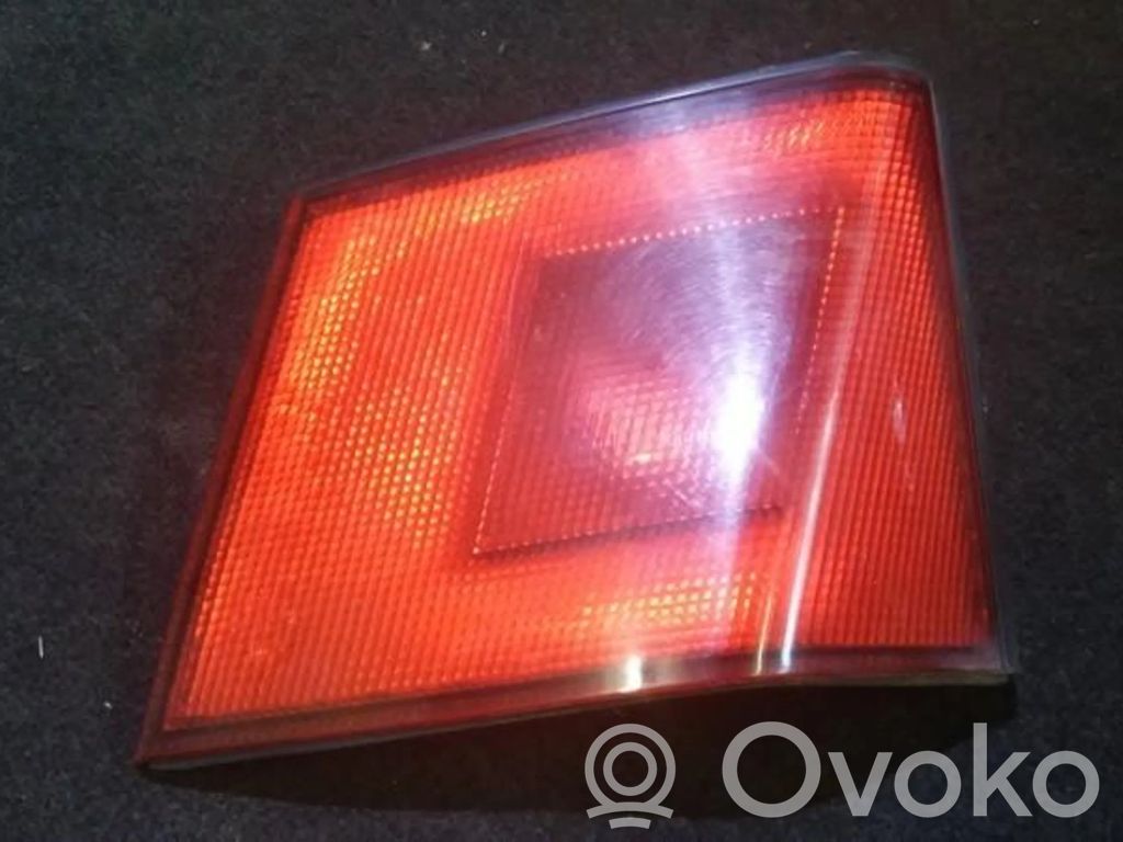 Mitsubishi Carisma Luci posteriori del portellone del bagagliaio