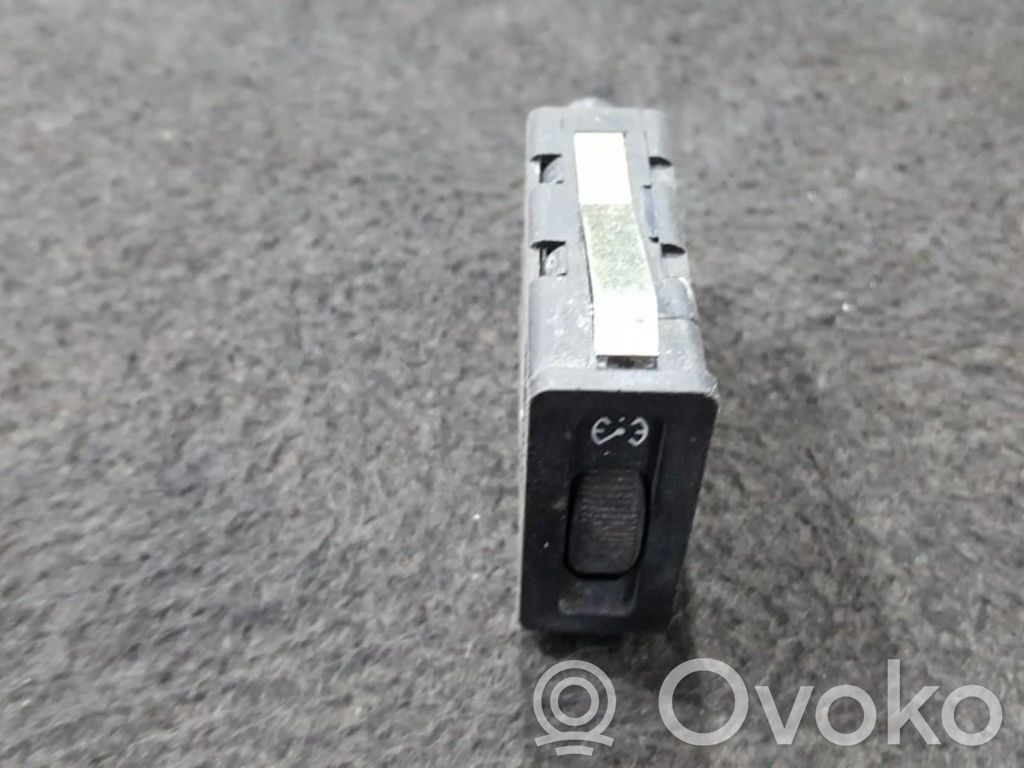 BMW 8 E31 Przycisk / Pokrętło regulacji oświetlenia deski rozdzielczej 