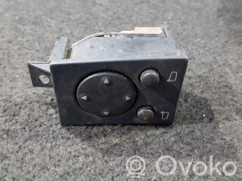 Audi A6 S6 C4 4A Przycisk regulacji lusterek bocznych 